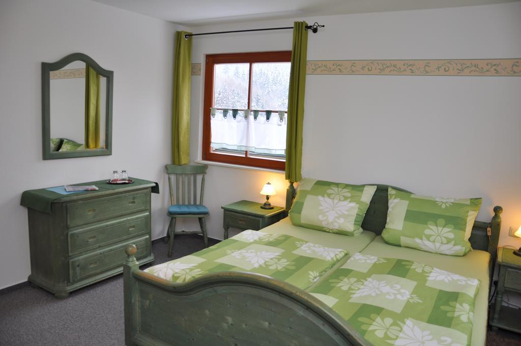 Steakhouse & Pension Crazy Horse Suhl Phòng bức ảnh