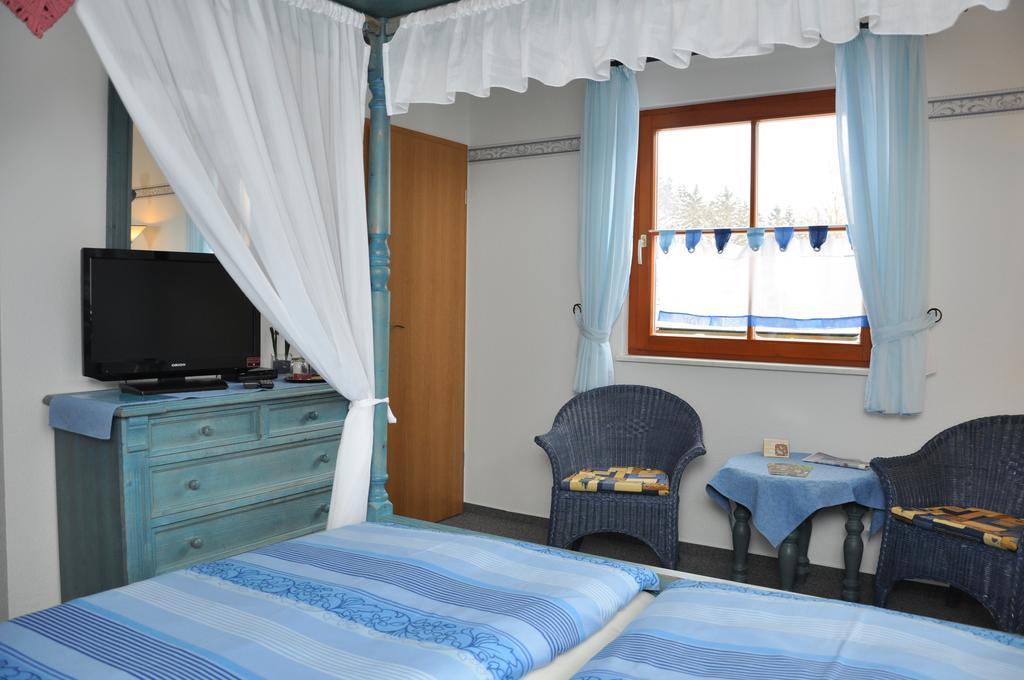 Steakhouse & Pension Crazy Horse Suhl Phòng bức ảnh